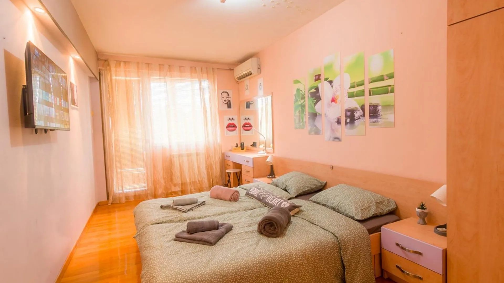 Top Center Spacious Apartment With Ac And Free Underground Parking Sófia