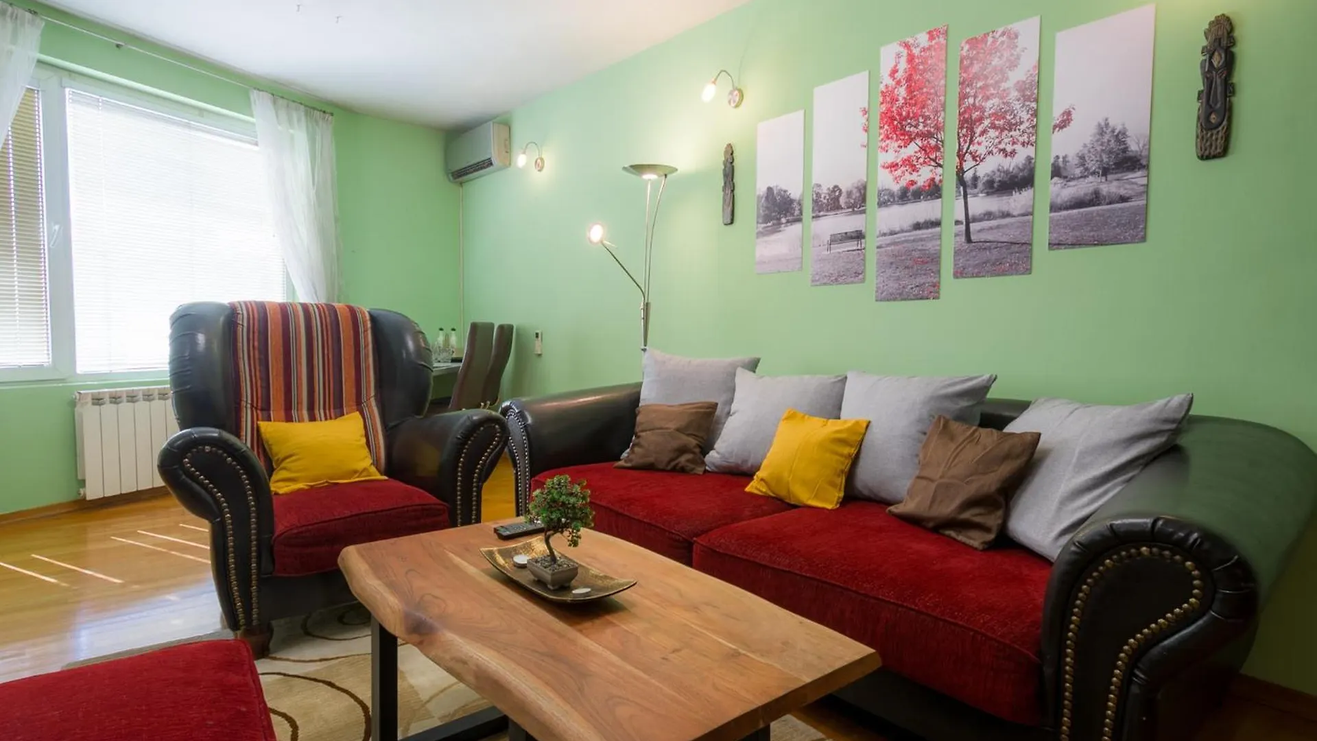 Top Center Spacious Apartment With Ac And Free Underground Parking location